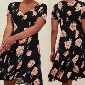NWT Torrid Super Soft Black Floral Fluted Skater Dress Size 1X 14–16 Spring